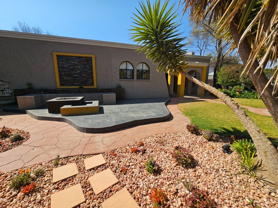 4 Bedroom Property for Sale in Jim Fouchepark Free State